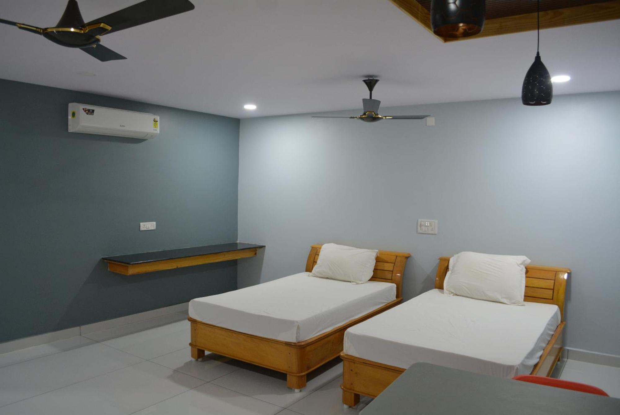 Yanam Resorts 외부 사진