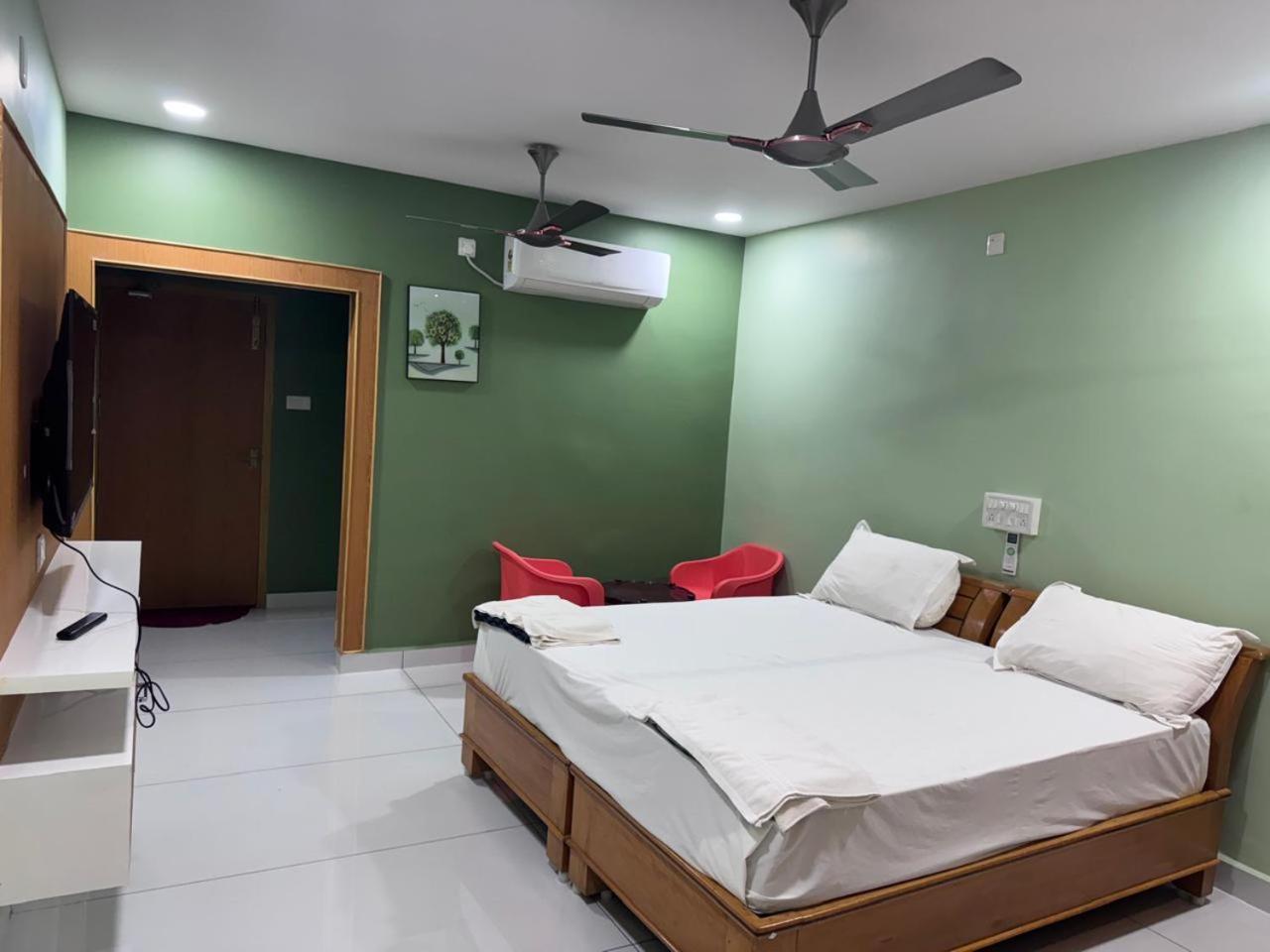 Yanam Resorts 외부 사진